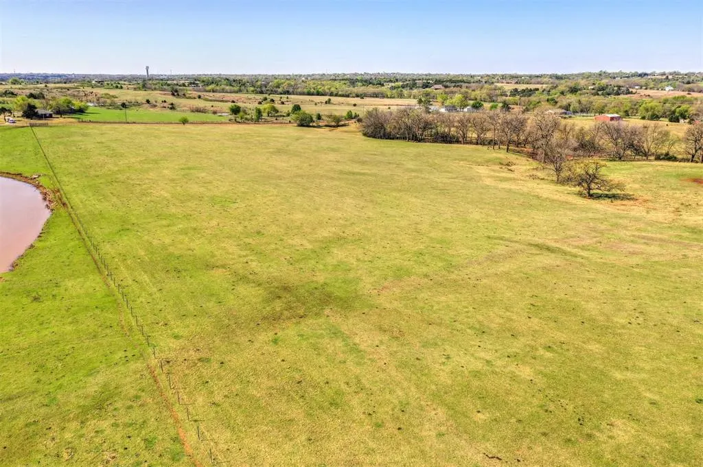Photo 4 — 3201 E Tecumseh Road, Norman, OK 73071