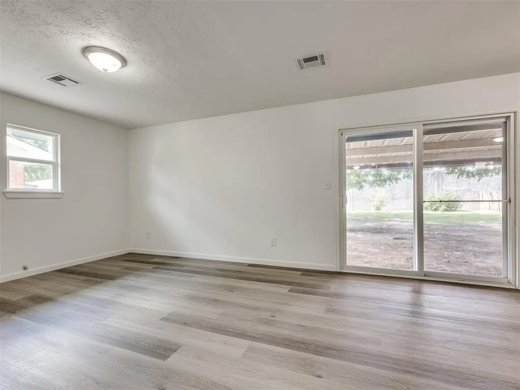 Photo 16 — 3044 S Madole Boulevard, Oklahoma City, OK 73159