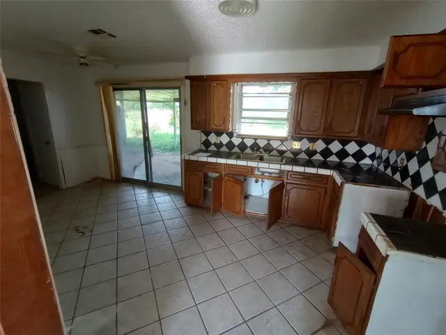 Photo 4 — 505 S WEIGLE Street, Watonga, OK 73772