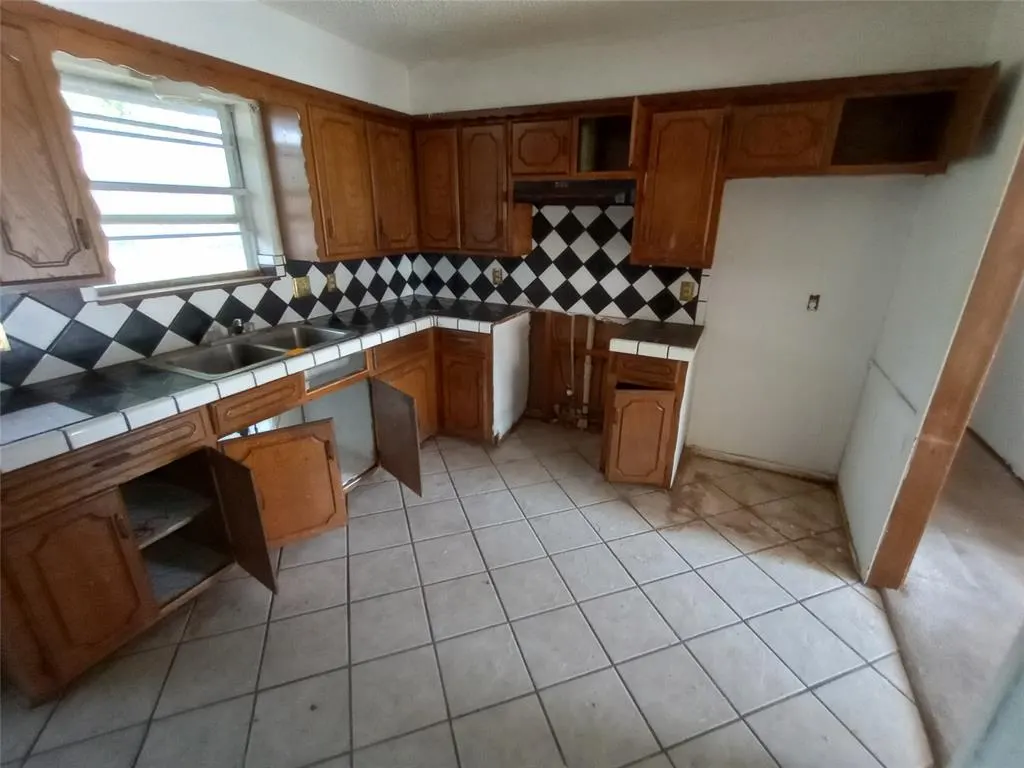 Photo 5 — 505 S WEIGLE Street, Watonga, OK 73772