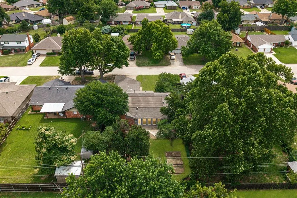 Photo 2 — 3725 N Grant Avenue, Bethany, OK 73008