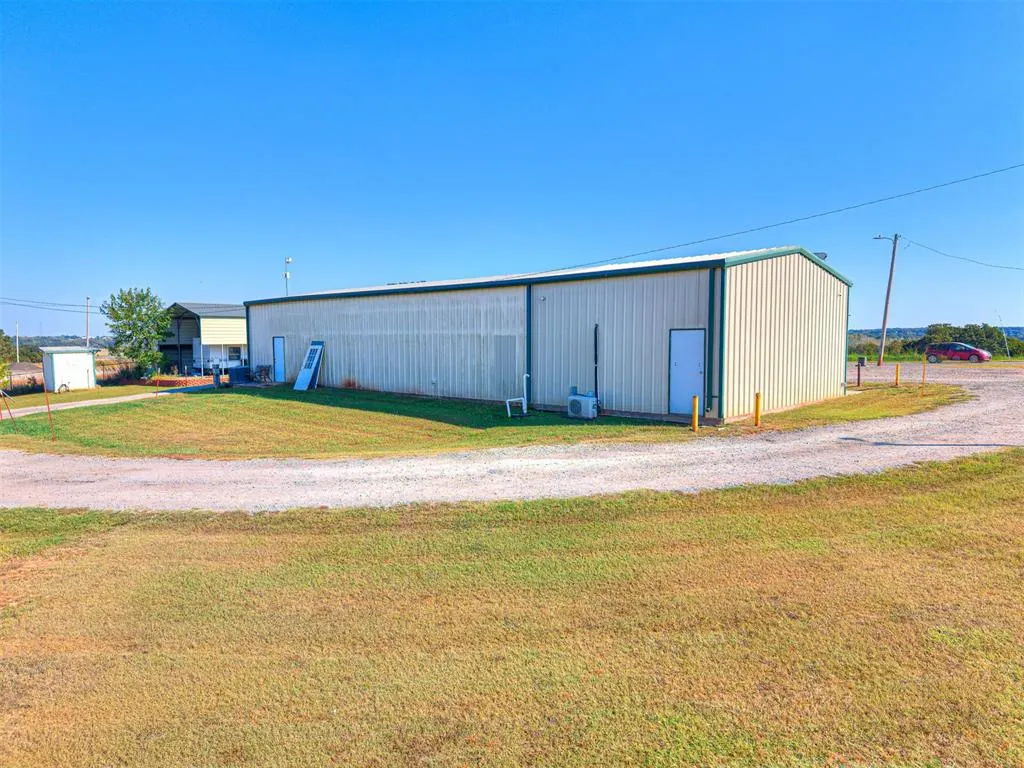 Photo 18 — 331946 E HIGHWAY 66 Route, Wellston, OK 74881