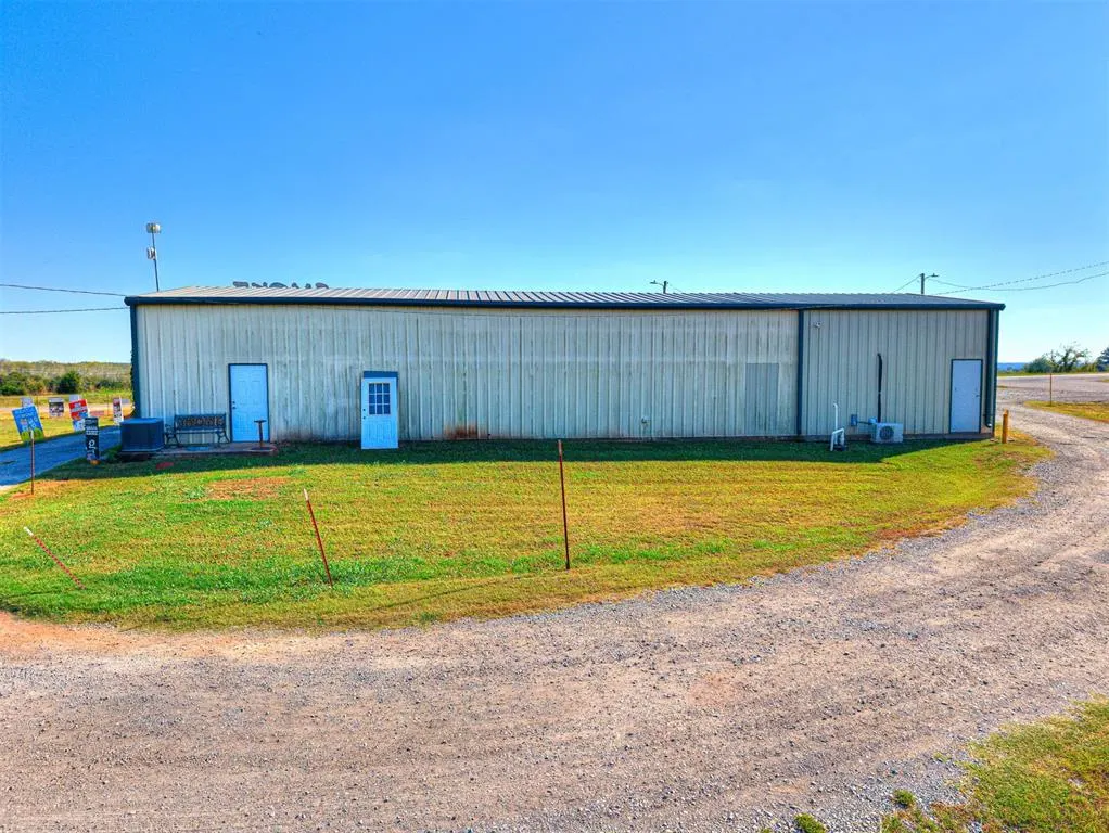 Photo 19 — 331946 E HIGHWAY 66 Route, Wellston, OK 74881