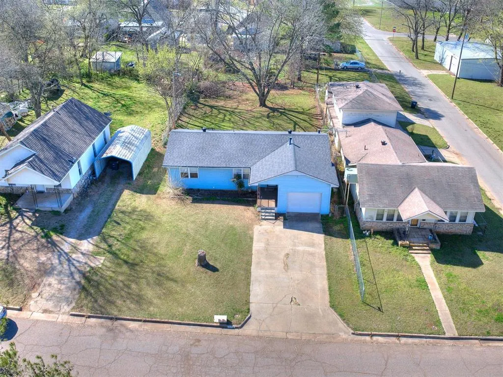 Photo 6 — 1103 E 11th Street, Shawnee, OK 74801