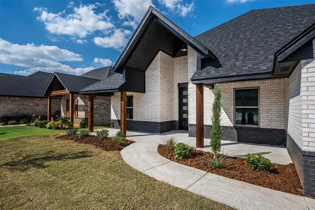 Photo 2 — 11609 NW 104 Th Street, Yukon, OK 73099