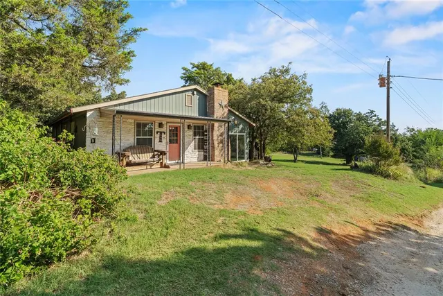 Photo 2 — 21960 Ninth Place, Hinton, OK 73047