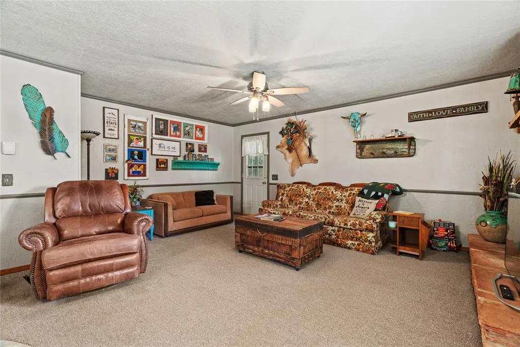 Photo 6 — 21960 Ninth Place, Hinton, OK 73047