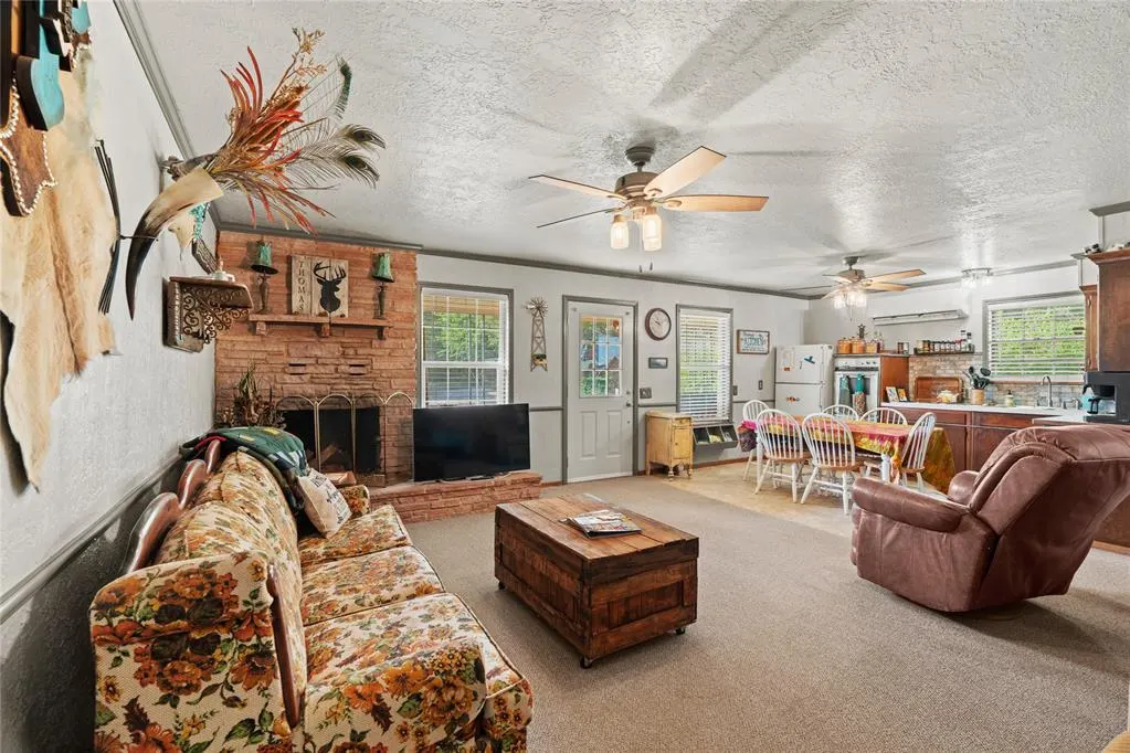 Photo 7 — 21960 Ninth Place, Hinton, OK 73047