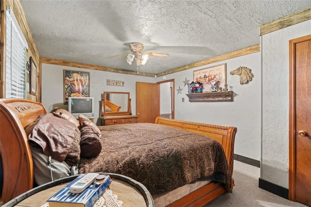 Photo 12 — 21960 Ninth Place, Hinton, OK 73047