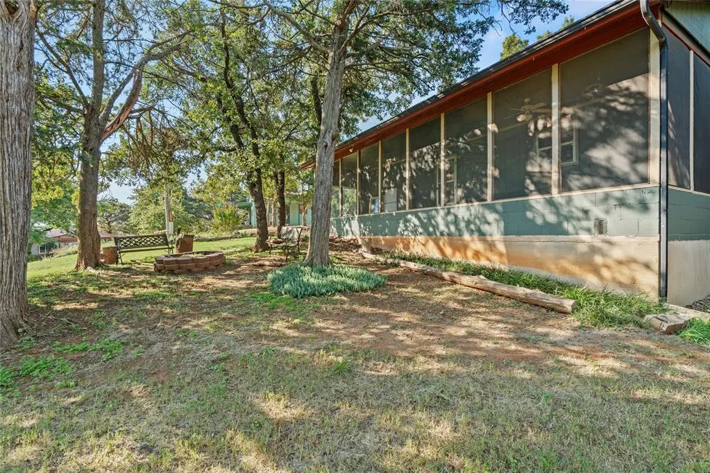 Photo 19 — 21960 Ninth Place, Hinton, OK 73047