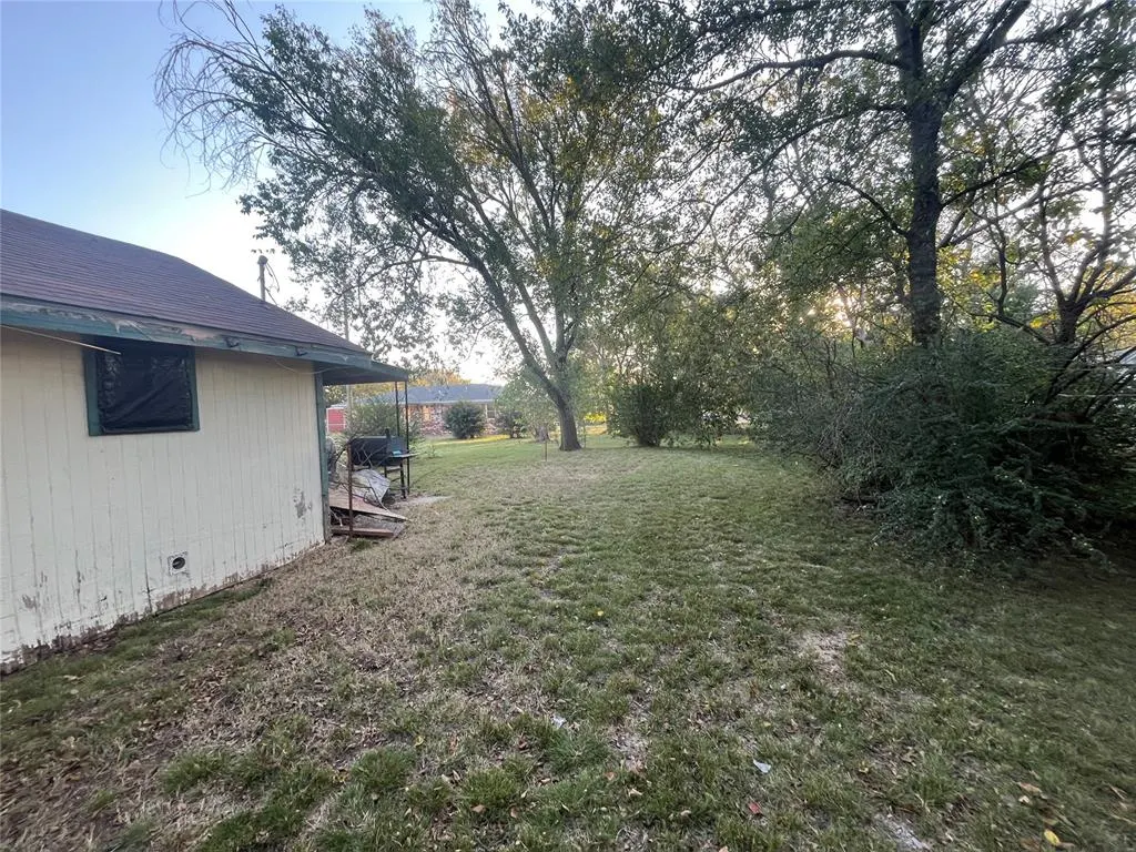 Photo 4 — 209 N Rangeline Street, Tecumseh, OK 74873