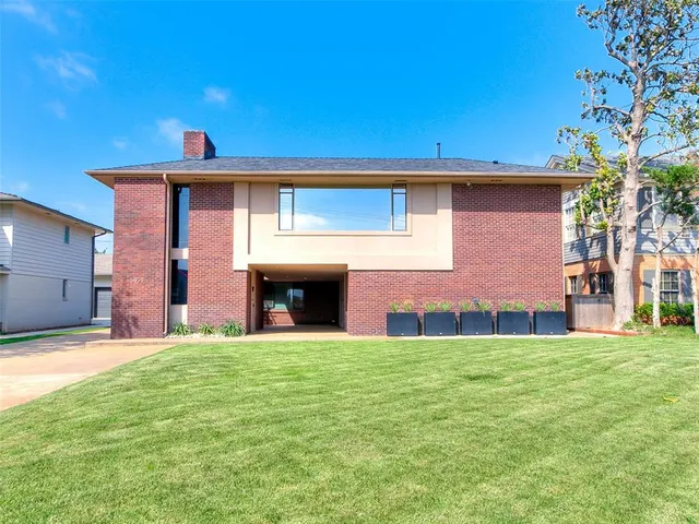 Front exterior — 6505 Avondale 1/2, Nichols Hills, OK 73116