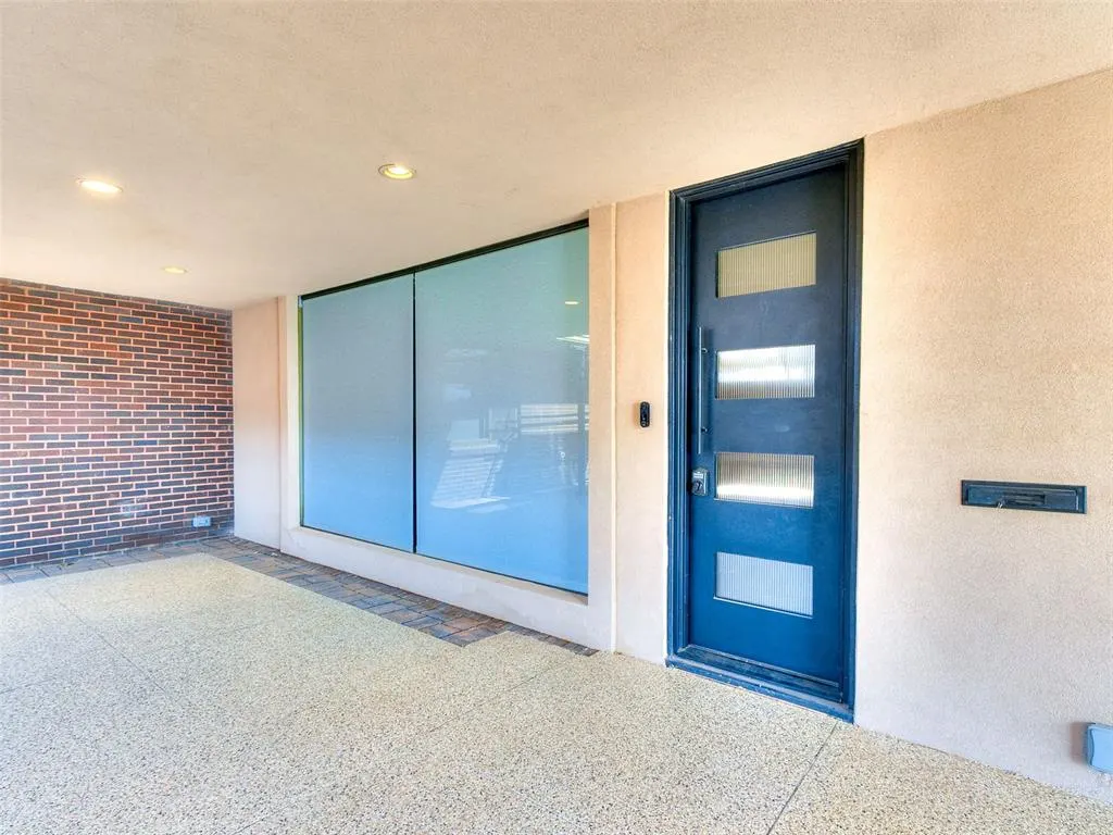 Photo 2 — 6505 Avondale 1/2, Nichols Hills, OK 73116