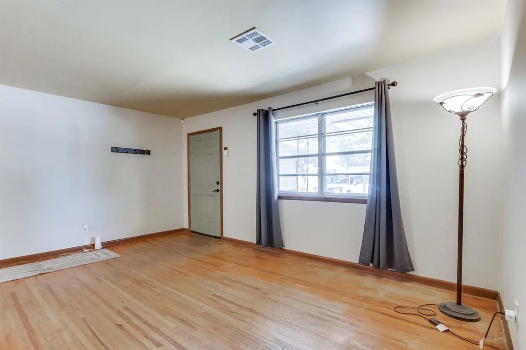 Photo 5 — 6610 NW 27 Street, Bethany, OK 73008