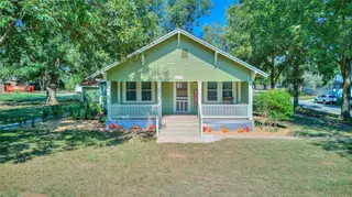 Sold home at 431 E Broadway Street
