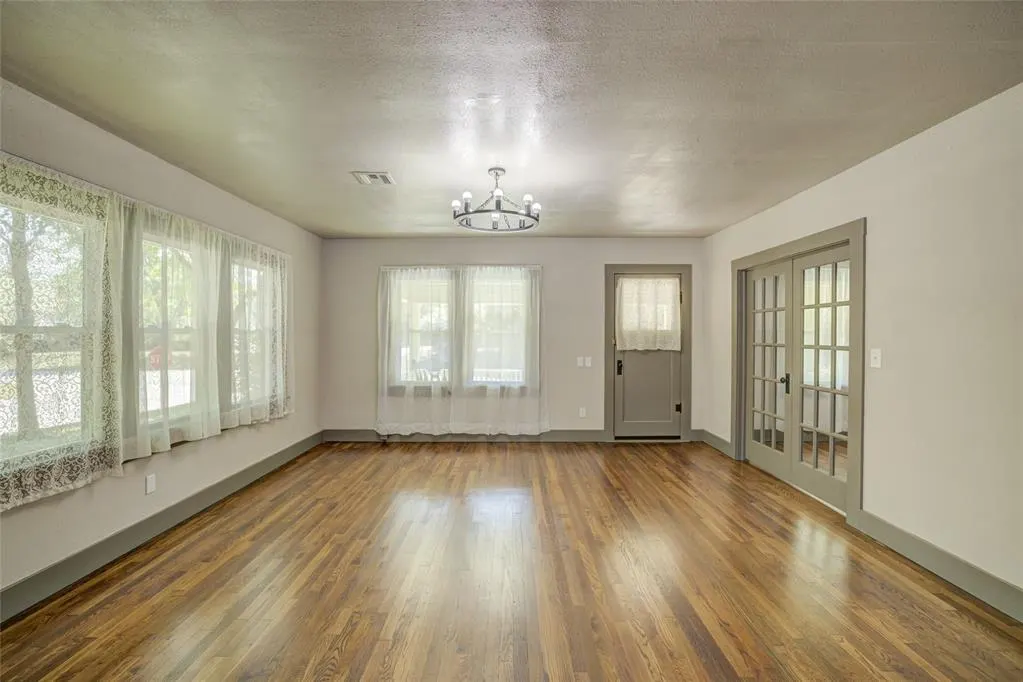Photo 9 — 431 E Broadway Street, Lexington, OK 73051