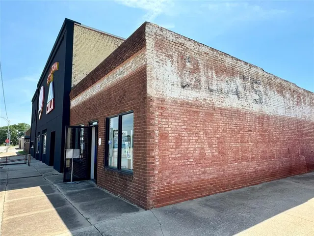 Photo 4 — 215 Kansas Avenue, Chickasha, OK 73018