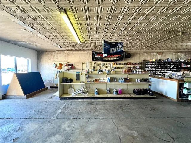Photo 7 — 215 Kansas Avenue, Chickasha, OK 73018