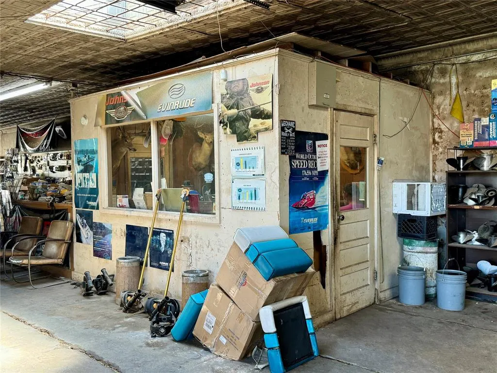 Photo 8 — 215 Kansas Avenue, Chickasha, OK 73018