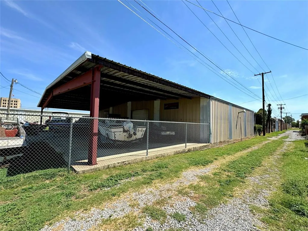 Photo 15 — 215 Kansas Avenue, Chickasha, OK 73018