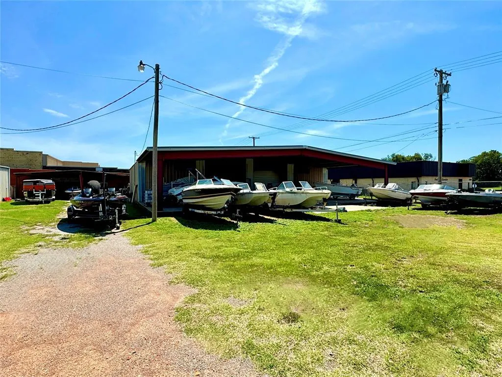 Photo 16 — 215 Kansas Avenue, Chickasha, OK 73018