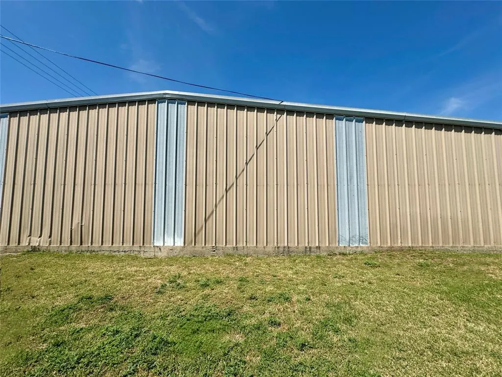 Photo 21 — 215 Kansas Avenue, Chickasha, OK 73018