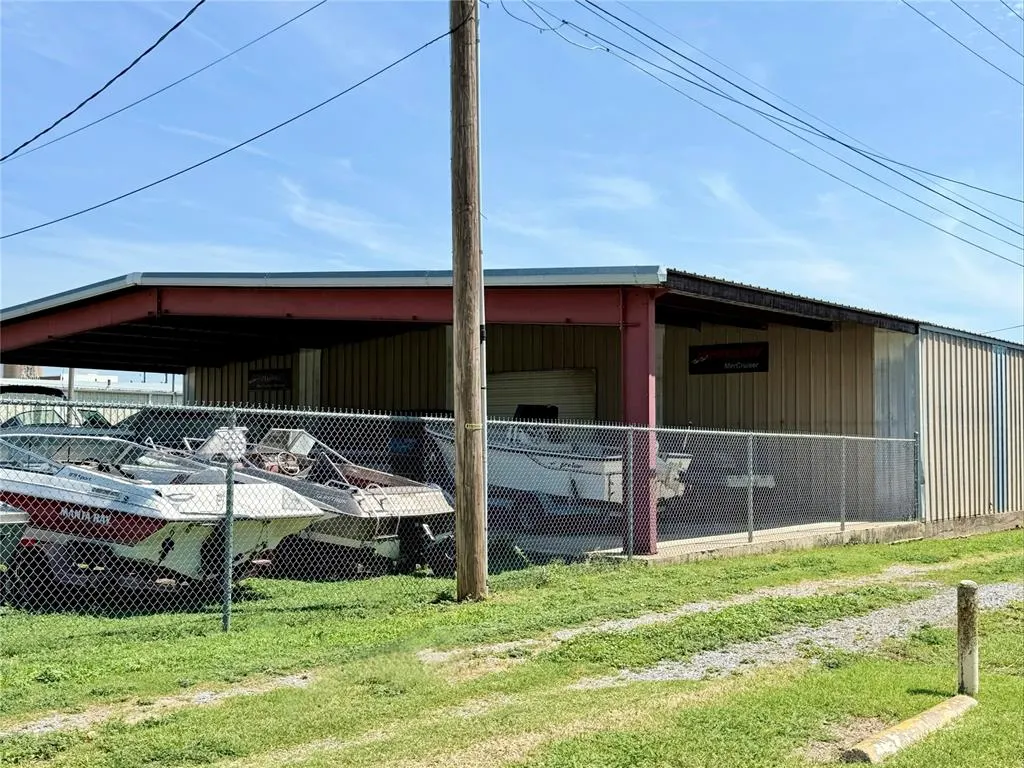 Photo 22 — 215 Kansas Avenue, Chickasha, OK 73018