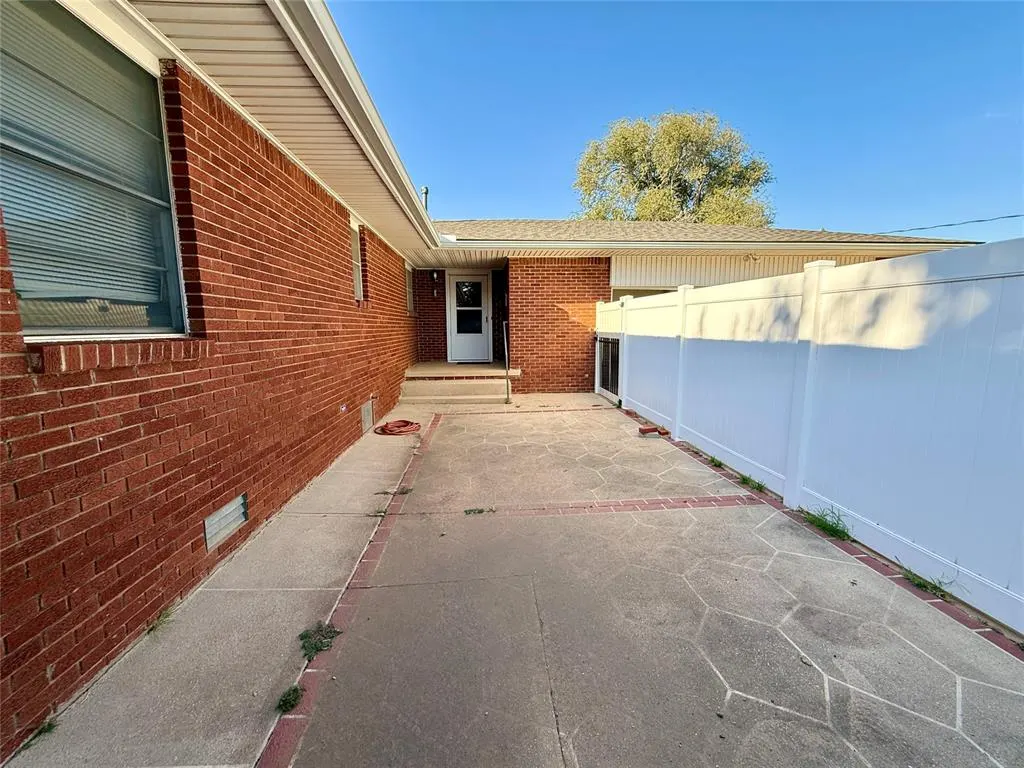 Photo 30 — 200 Means, Rocky, OK 73661