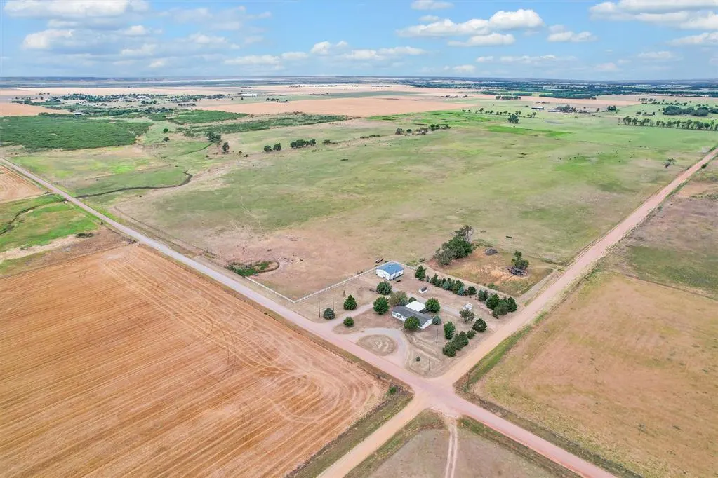Photo 36 — 32042 N County Road 1960 Road, Willow, OK 73673