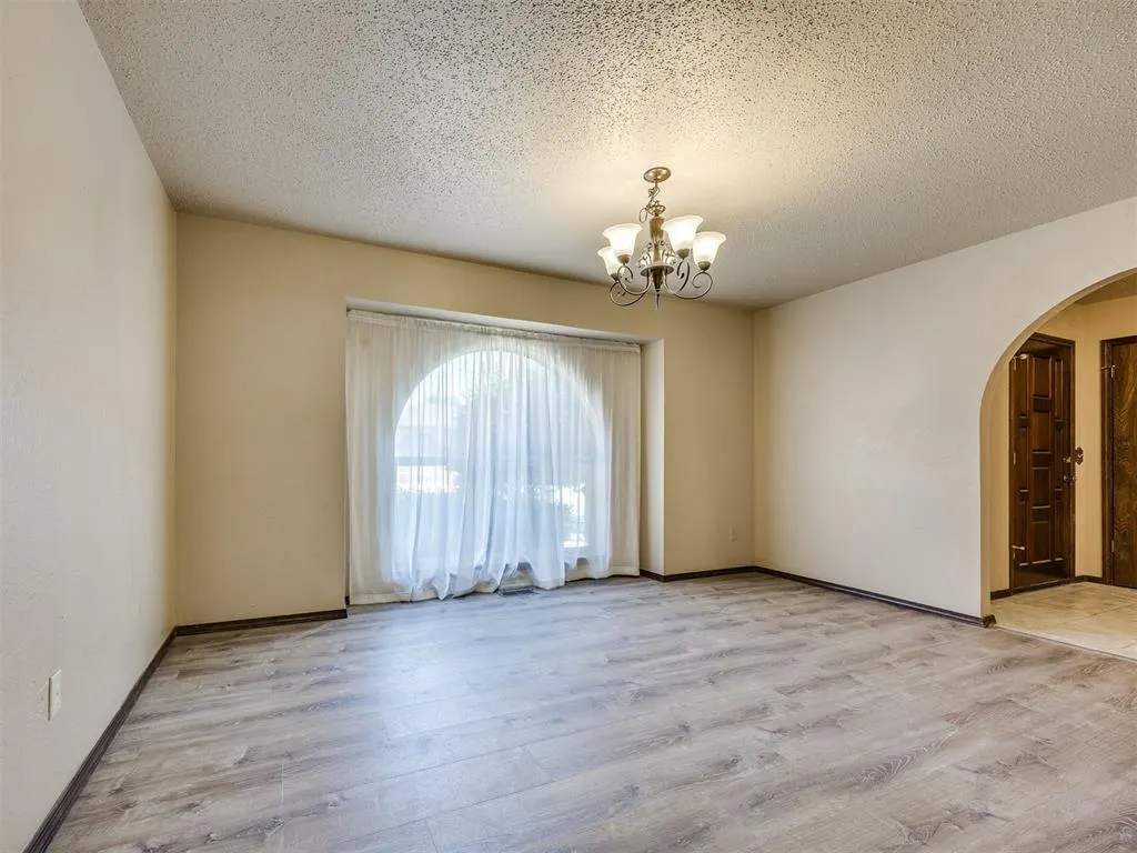 Photo 8 — 10105 Bromley Court, Oklahoma City, OK 73159
