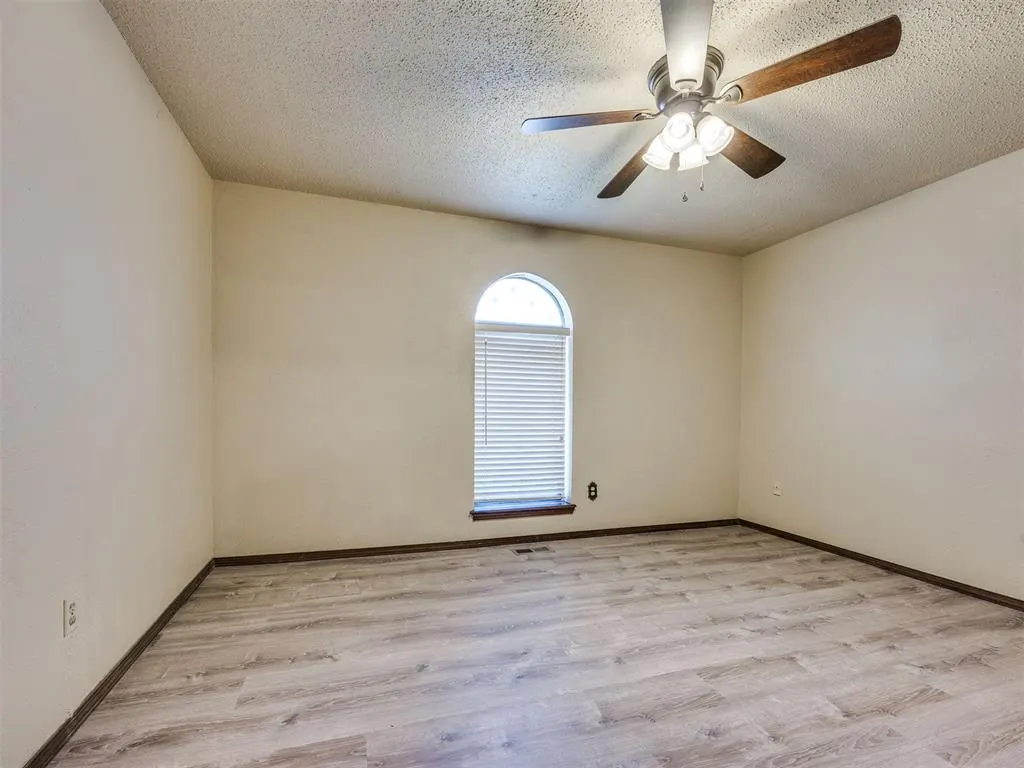 Photo 10 — 10105 Bromley Court, Oklahoma City, OK 73159