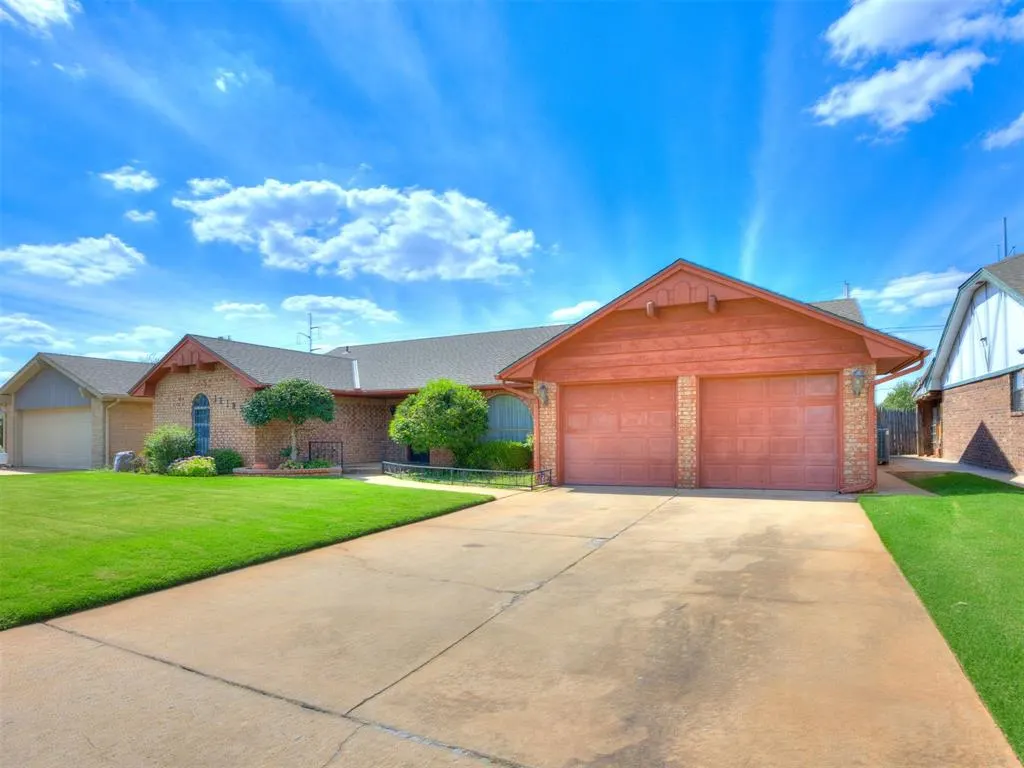 Photo 12 — 10105 Bromley Court, Oklahoma City, OK 73159