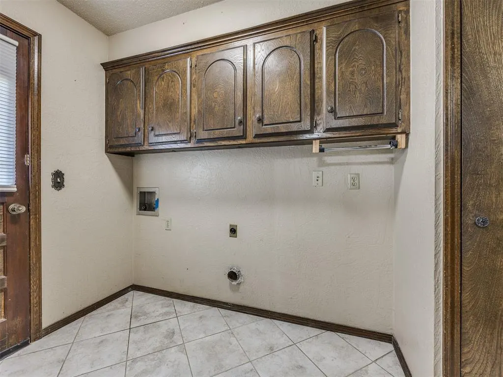 Photo 34 — 10105 Bromley Court, Oklahoma City, OK 73159