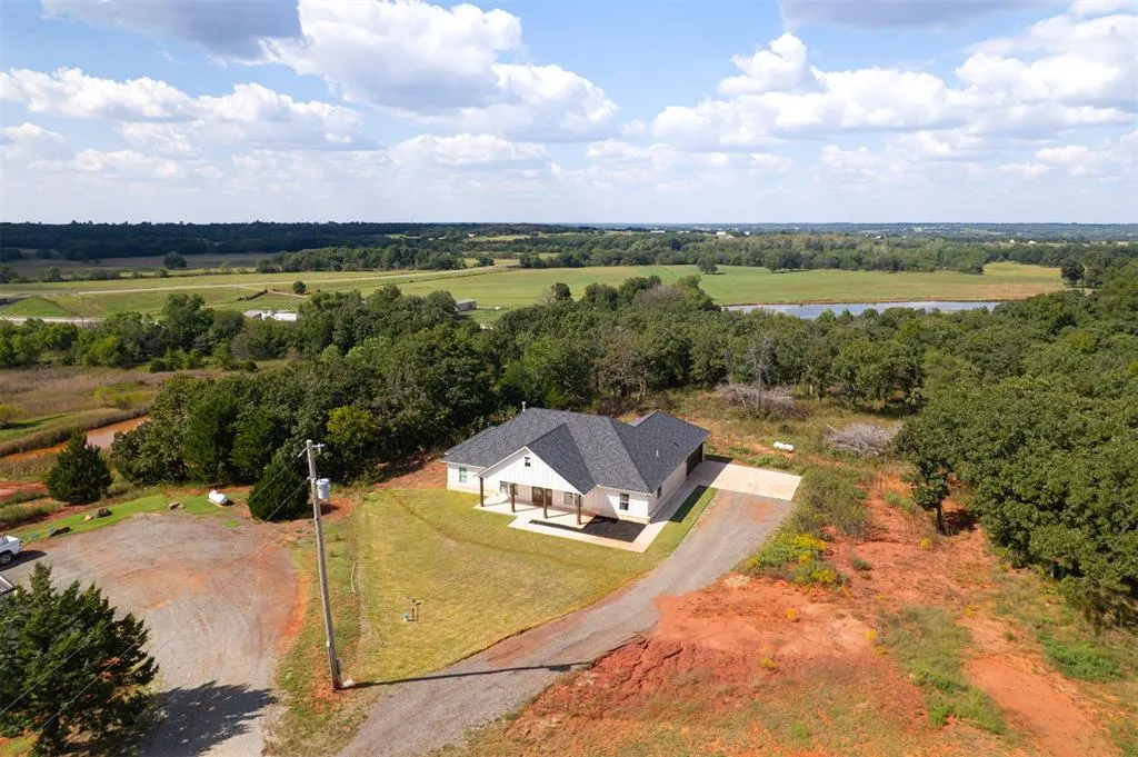 Photo 4 — 332861 E Quail Run Dr S Drive, Wellston, OK 74881