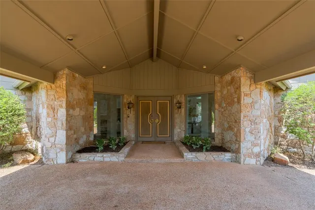 Photo 2 — 1103 Saint Andrews Drive, Edmond, OK 73025
