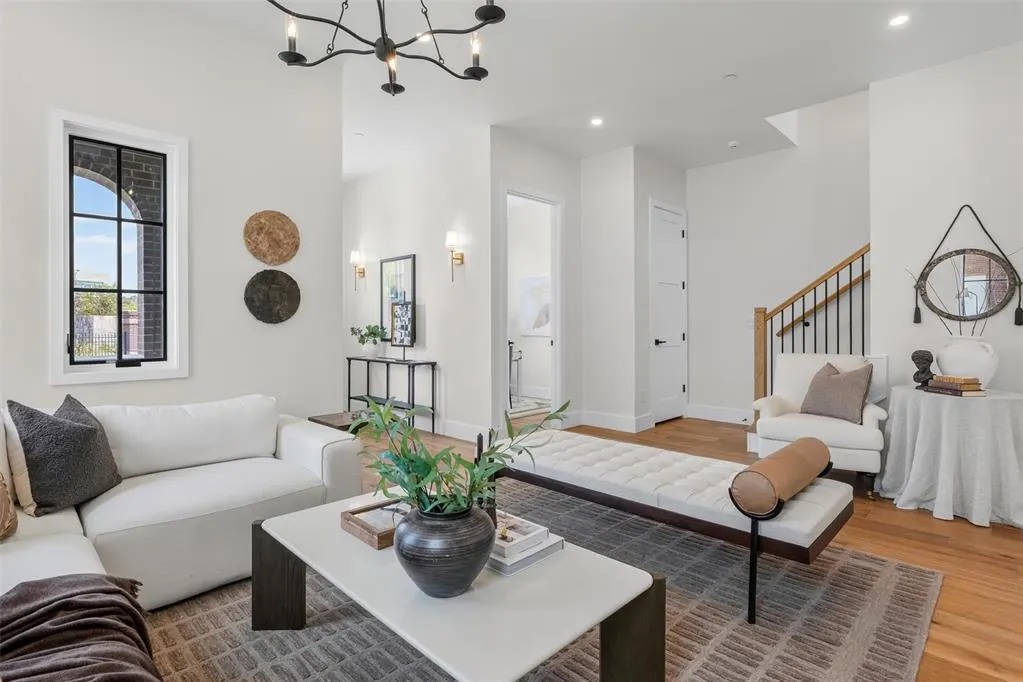 Photo 6 — 502 NE 2nd Street, Oklahoma City, OK 73104