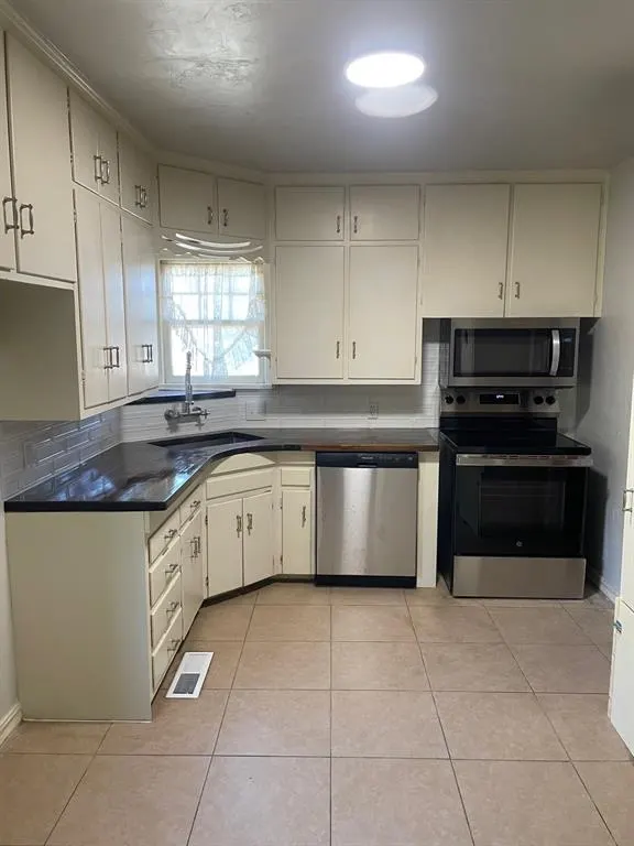 Photo 2 — 2600 N Cashion Place, Oklahoma City, OK 73112