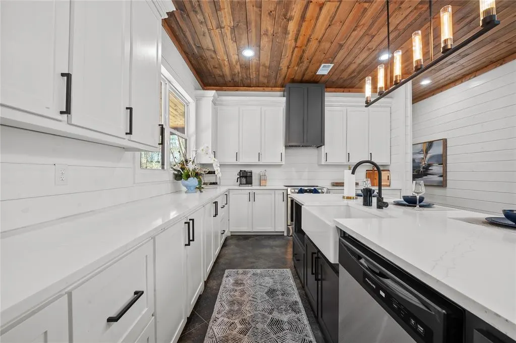 Photo 11 — 88 Pine Needle Lane, Broken Bow, OK 74728