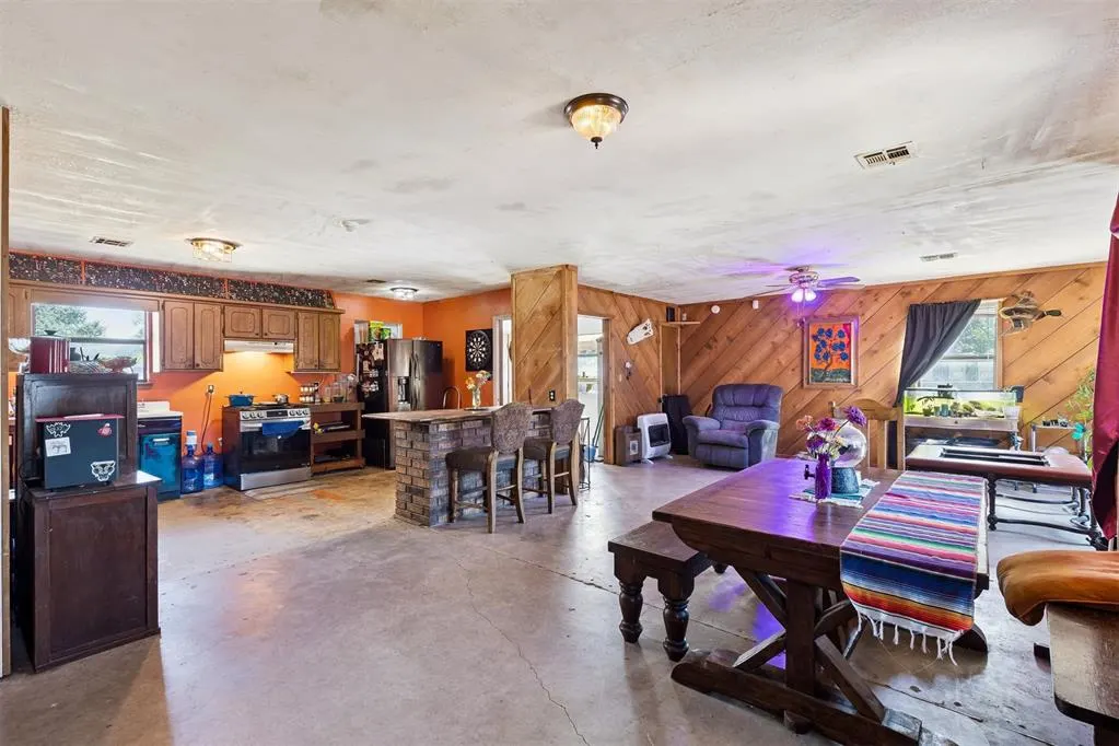 Photo 5 — 612 NE 1st Street, Henryetta, OK 74437