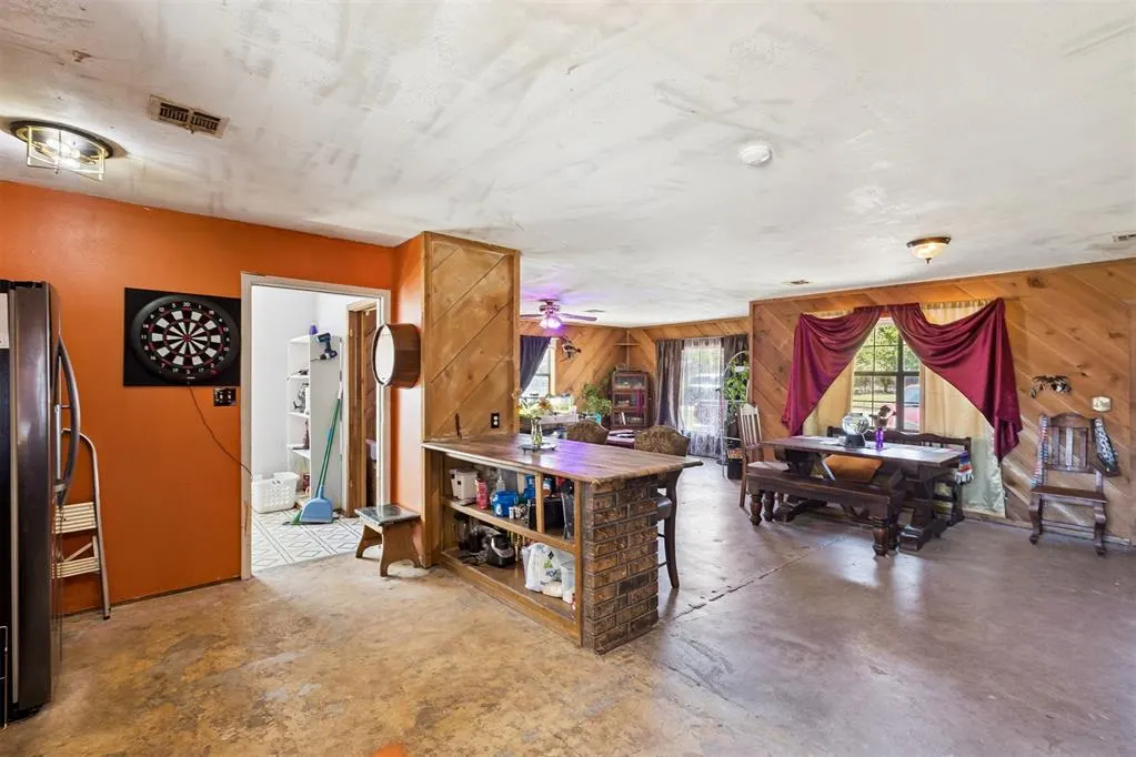 Photo 12 — 612 NE 1st Street, Henryetta, OK 74437