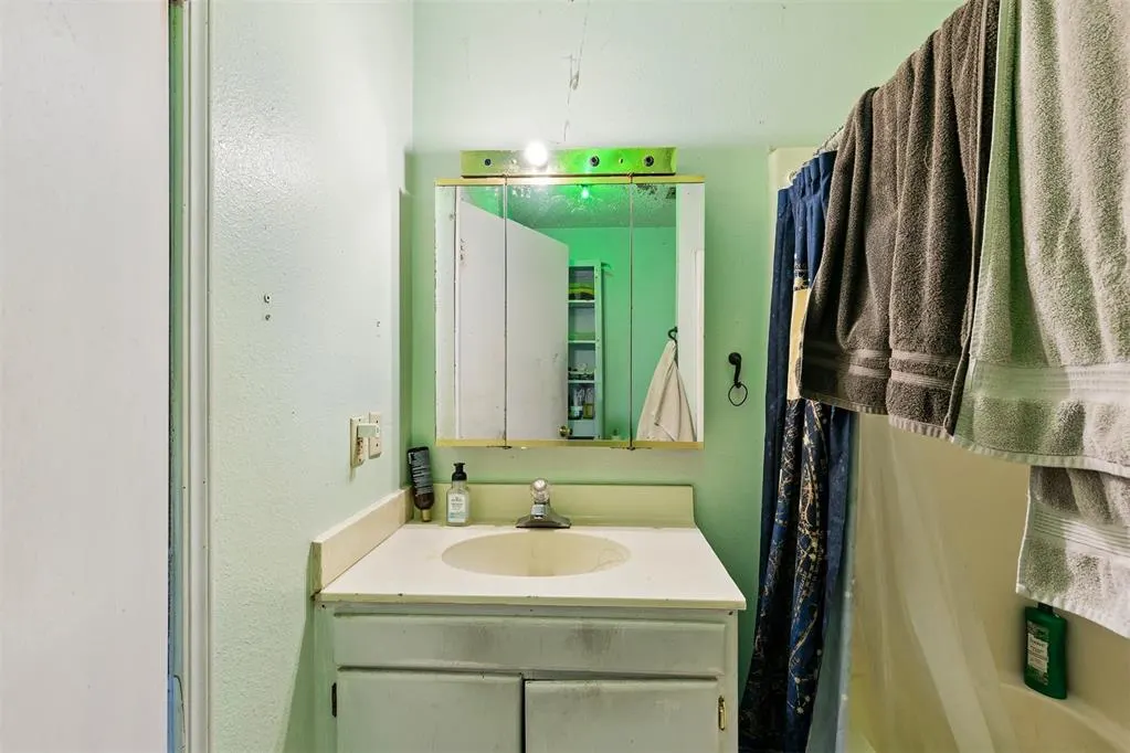 Photo 14 — 612 NE 1st Street, Henryetta, OK 74437