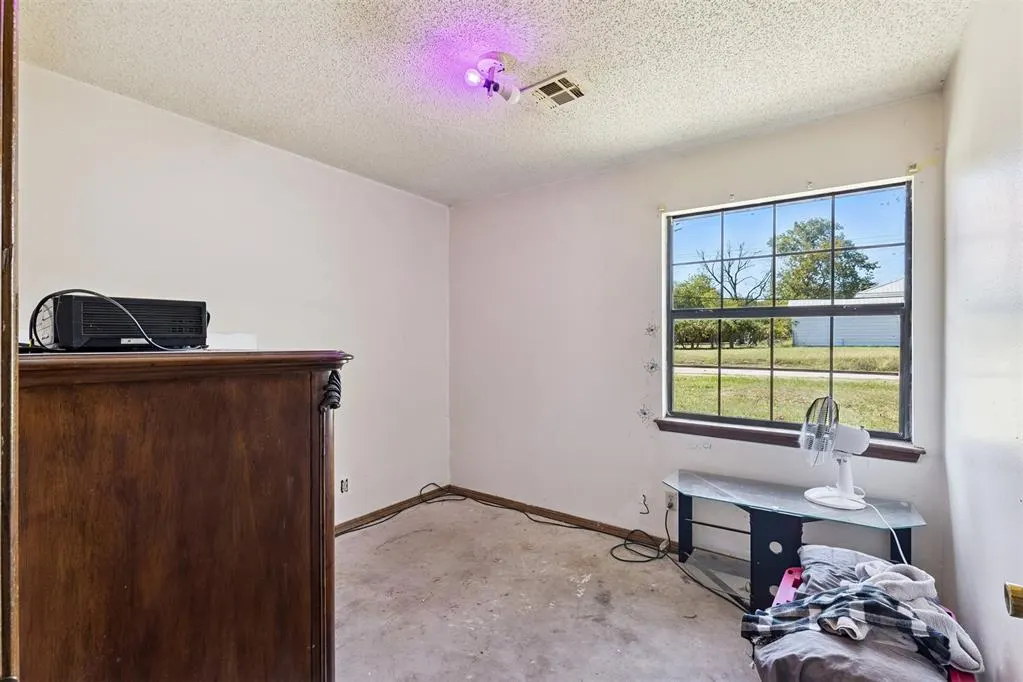 Photo 21 — 612 NE 1st Street, Henryetta, OK 74437
