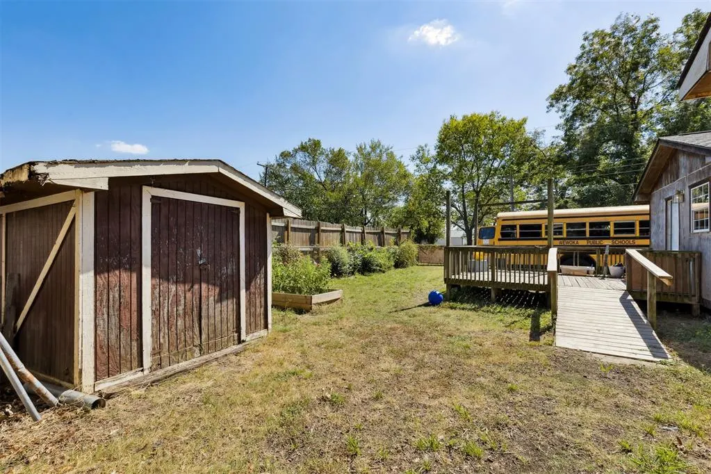 Photo 33 — 612 NE 1st Street, Henryetta, OK 74437