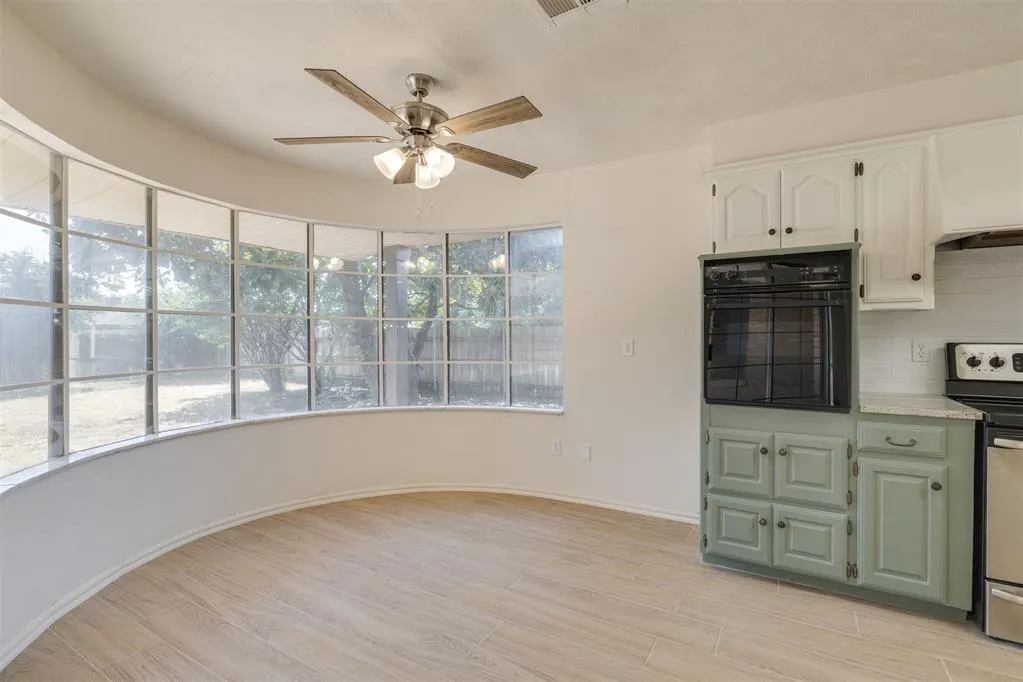 Photo 14 — 10028 Henderson Drive, Oklahoma City, OK 73139