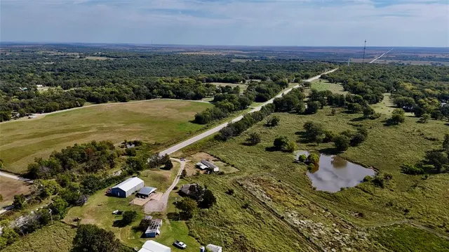 Photo 2 — 20568 SE Us Highway 60 Highway, Nowata, OK 74048