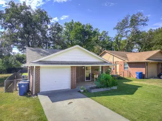 Sold home at 919 E 2nd Street