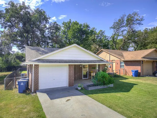 Front exterior — 919 E 2nd Street, Cushing, OK 74023