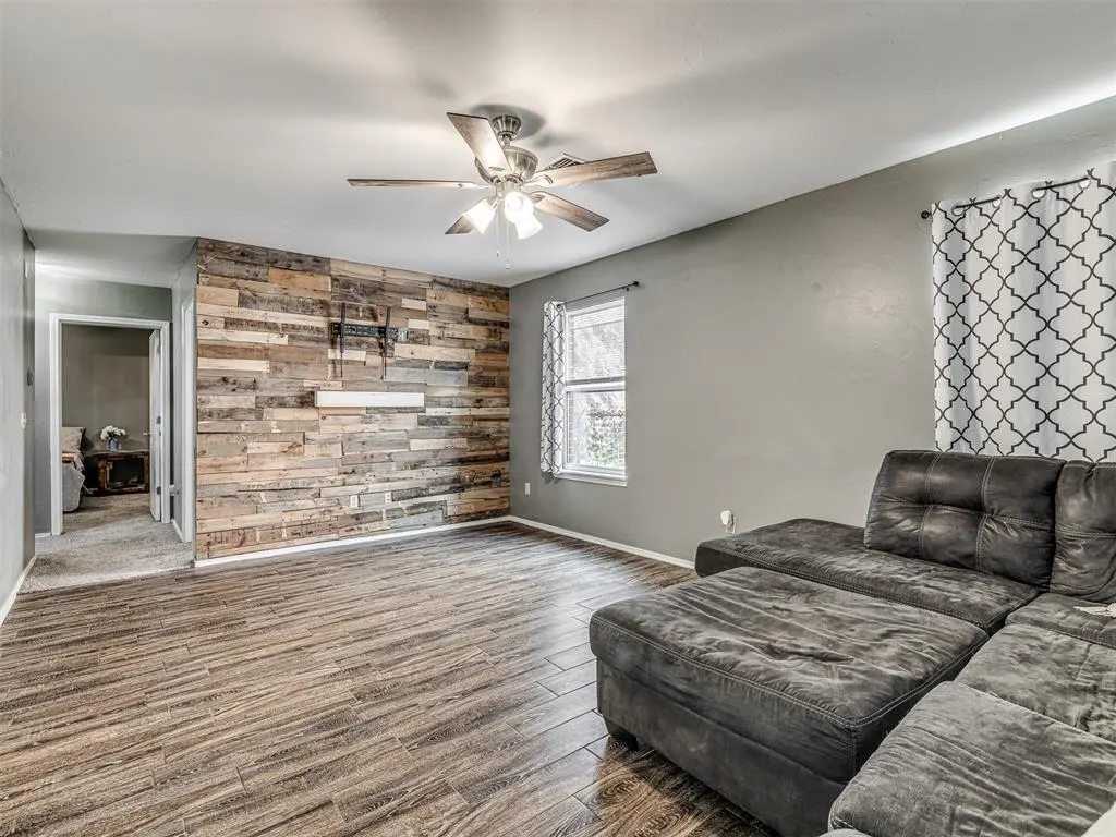 Photo 13 — 919 E 2nd Street, Cushing, OK 74023