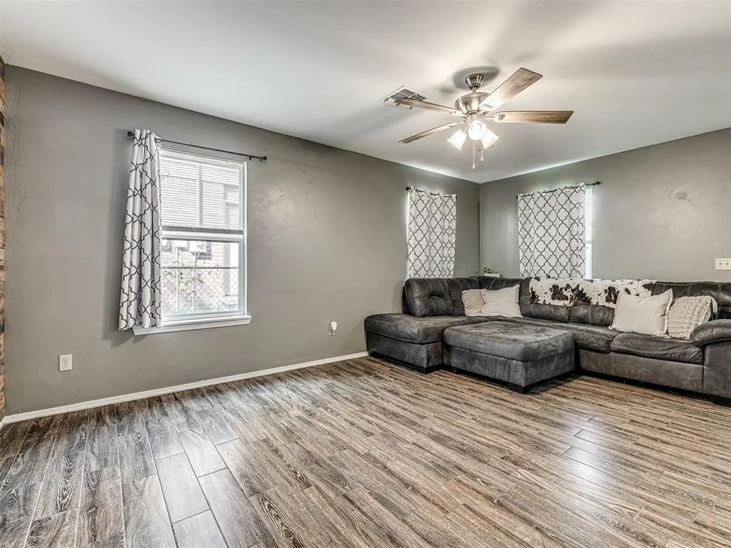 Photo 15 — 919 E 2nd Street, Cushing, OK 74023