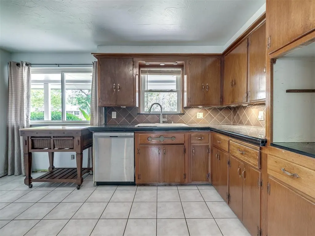 Photo 14 — 2801 S Spruce Avenue, Oklahoma City, OK 73128